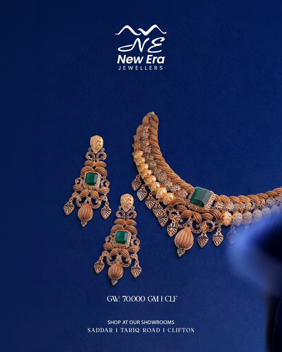 Antique Gold Necklace Set with Green Accents — 21K gold necklace, 70.00g